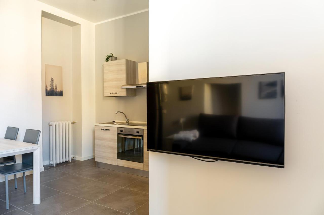 Newly Renovated Loft Near Centrale Milan Bagian luar foto